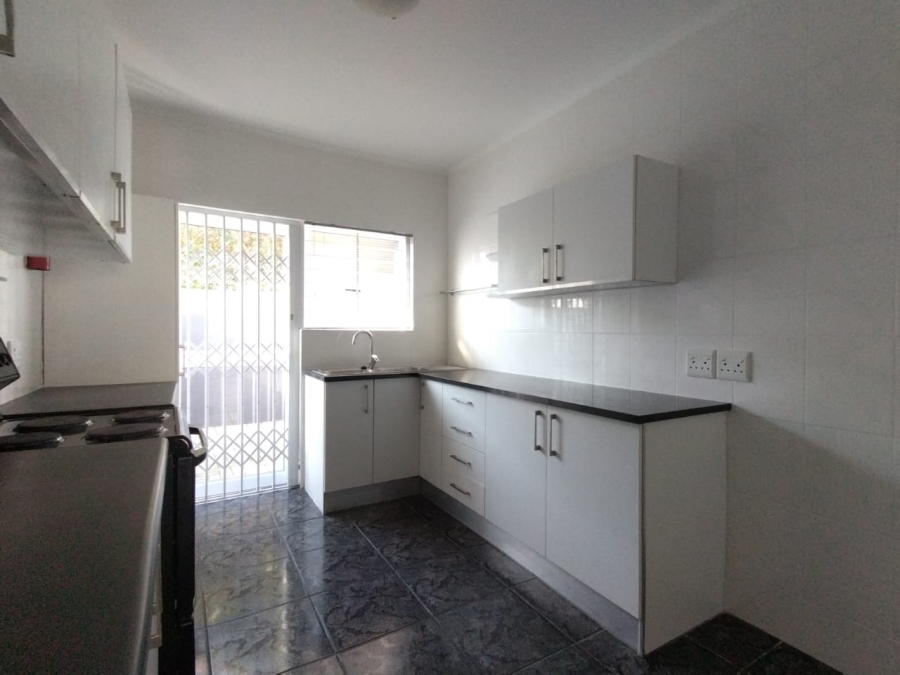 To Let 3 Bedroom Property for Rent in Table View Western Cape